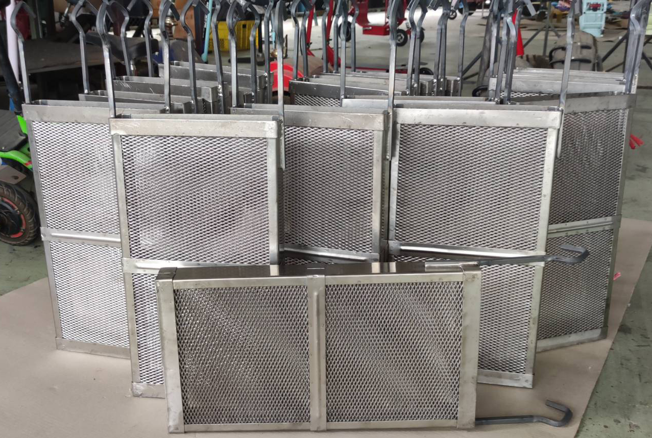 ตะกร้าแอโนดไทเทเนียม (Titanium Anode Basket)